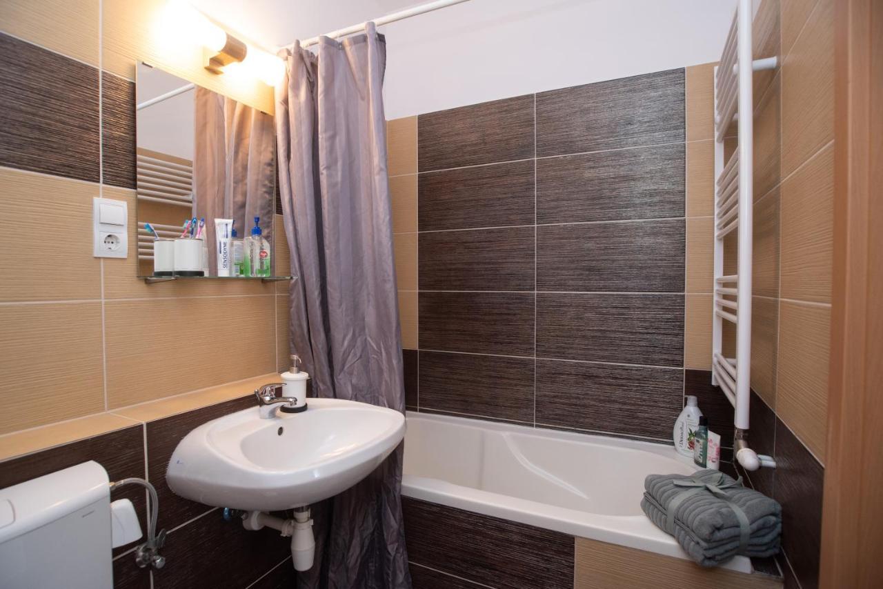 Sunny Home Near Bud With 2Br, Ac And Free Parking Vecsés Zewnętrze zdjęcie