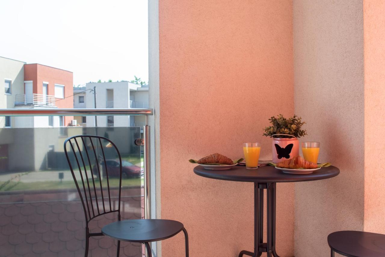 Sunny Home Near Bud With 2Br, Ac And Free Parking Vecsés Zewnętrze zdjęcie