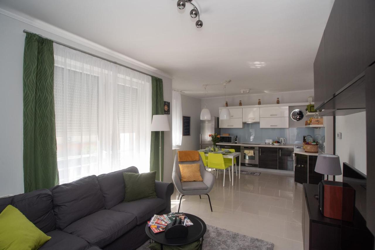 Sunny Home Near Bud With 2Br, Ac And Free Parking Vecsés Zewnętrze zdjęcie
