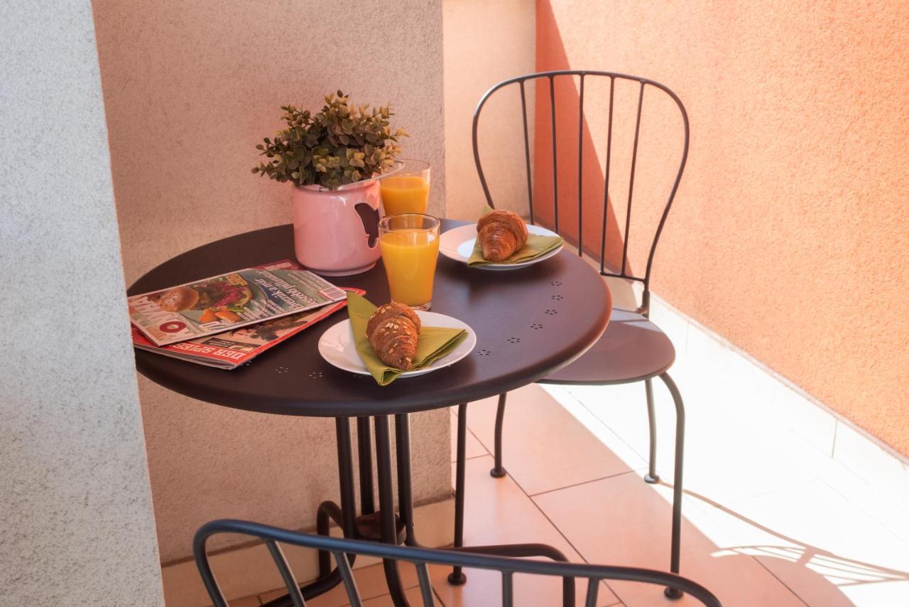 Sunny Home Near Bud With 2Br, Ac And Free Parking Vecsés Zewnętrze zdjęcie